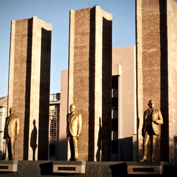 Visitar la Plaza de los Tres Presidentes – GUAYMAS, PLAYAS